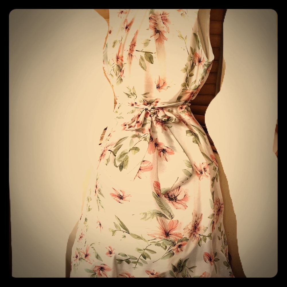 GORGEOUS dress by Jessica Howard.